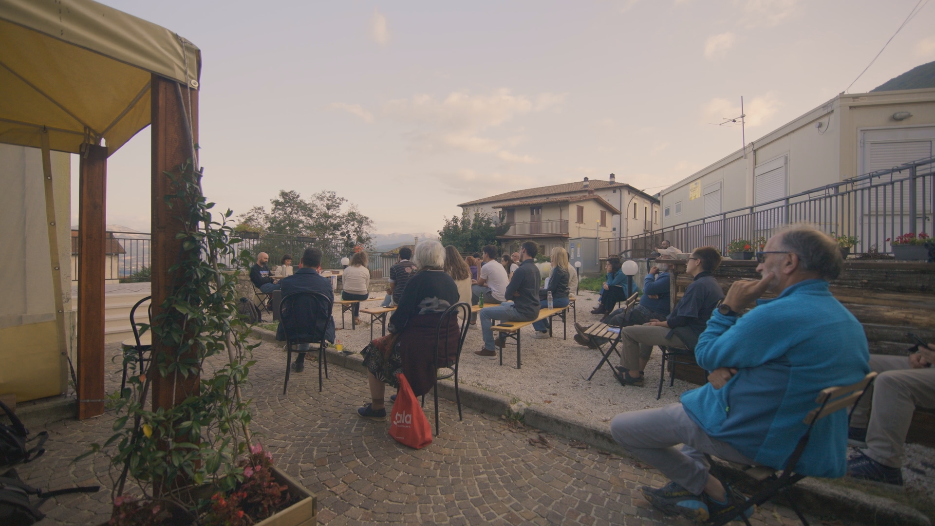 Un documentario sulle comunità energetiche rinnovabili e solidali